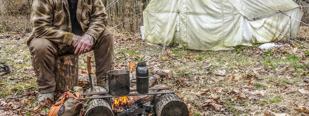 Essential Survival Gear for a DIY Bushcraft Camp