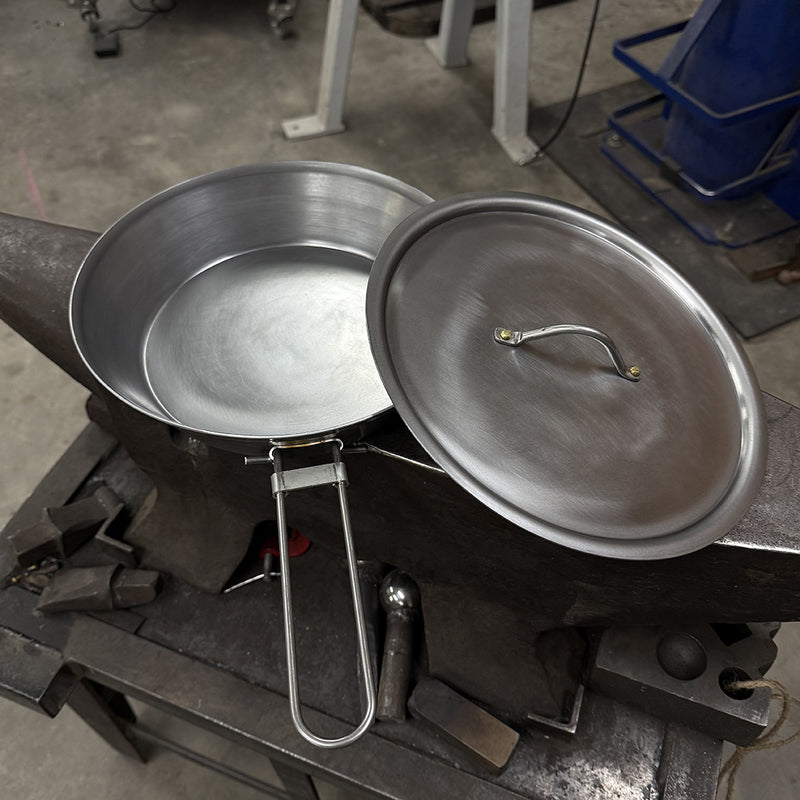 The 1920's Style Folding camp Skillet Deep 10" version with Lid

