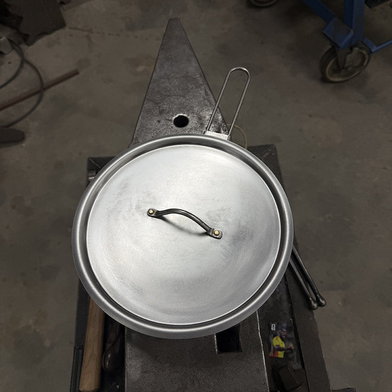 The 1920's Style Folding camp Skillet Deep 10" version with Lid
